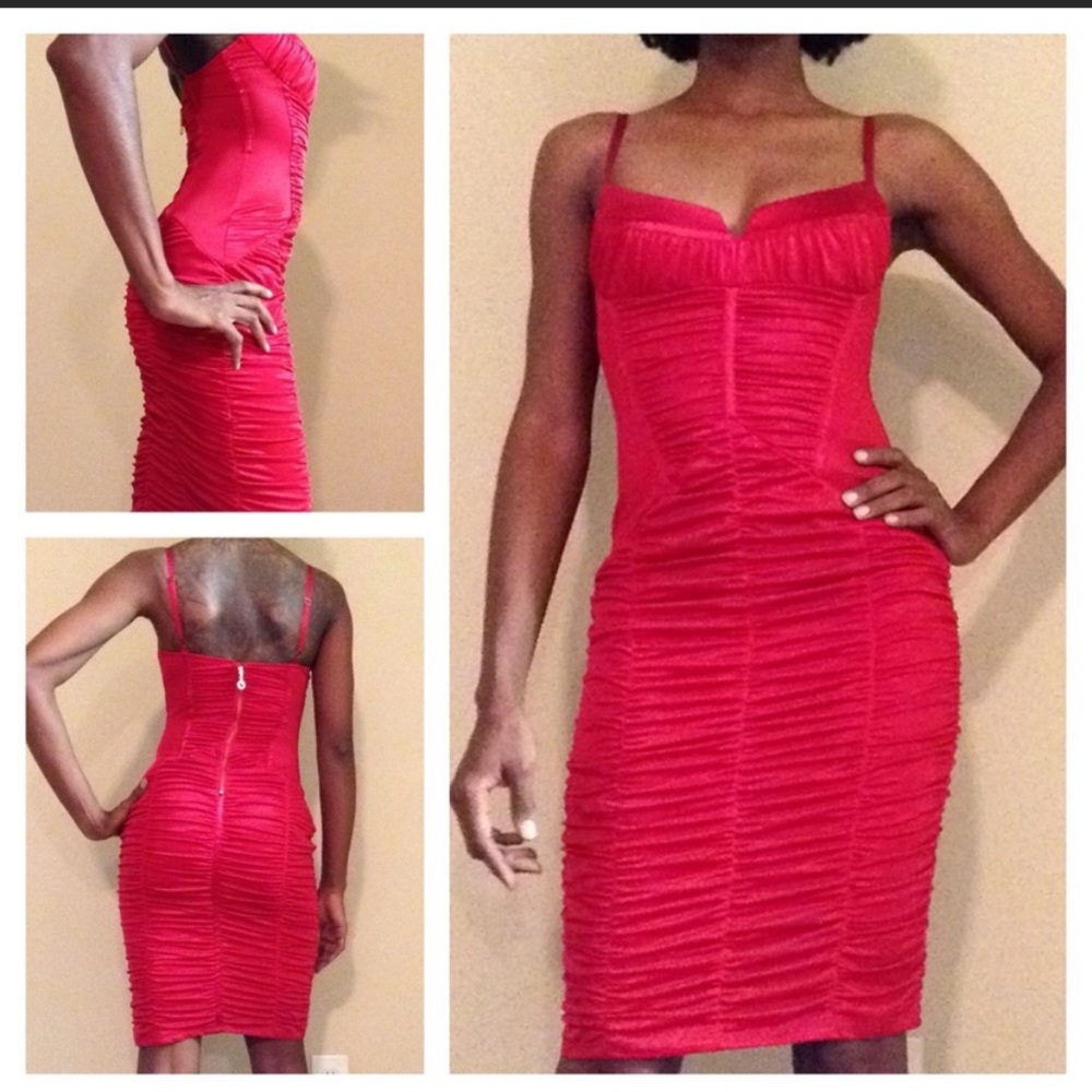 Smoking hot bebe dress! Ruched & mini 🔥red🔥